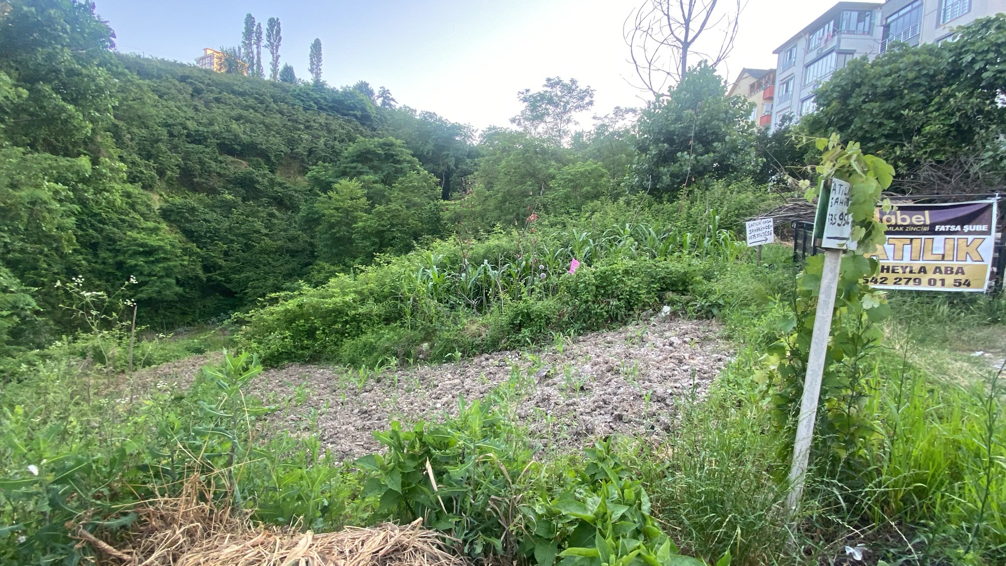 EVKAF MAH. ÇINAR MARKET ÜSTÜNDE 485 M2 SATILIK ARSA